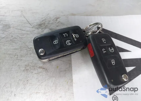 2013 Volkswagen Passat 2.0L Tdi Sel Premium z USA, uszkodzony, nr VIN 1VWCN7A32DC001149